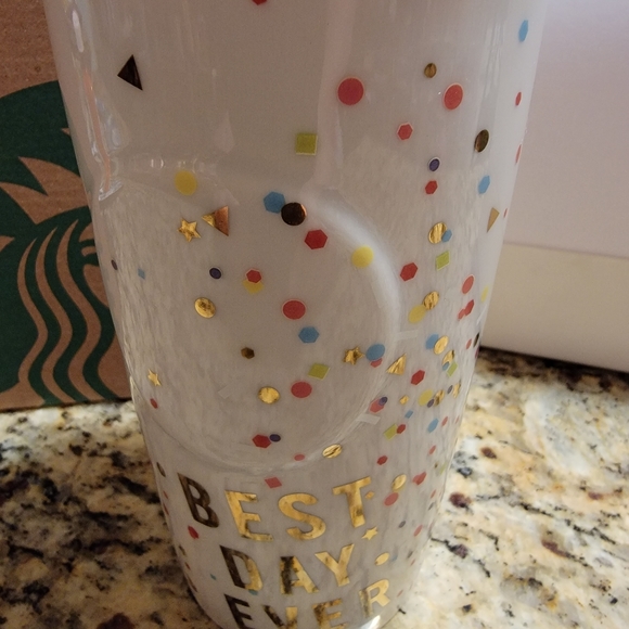 Starbucks Best Day Ever 10oz with green lid - Picture 2 of 10
